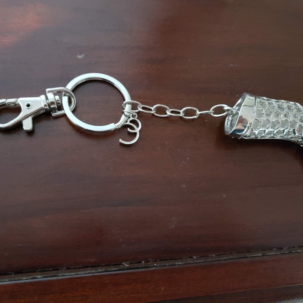 NWOT Shoe lovers key chain with stones - Picture 5 of 5